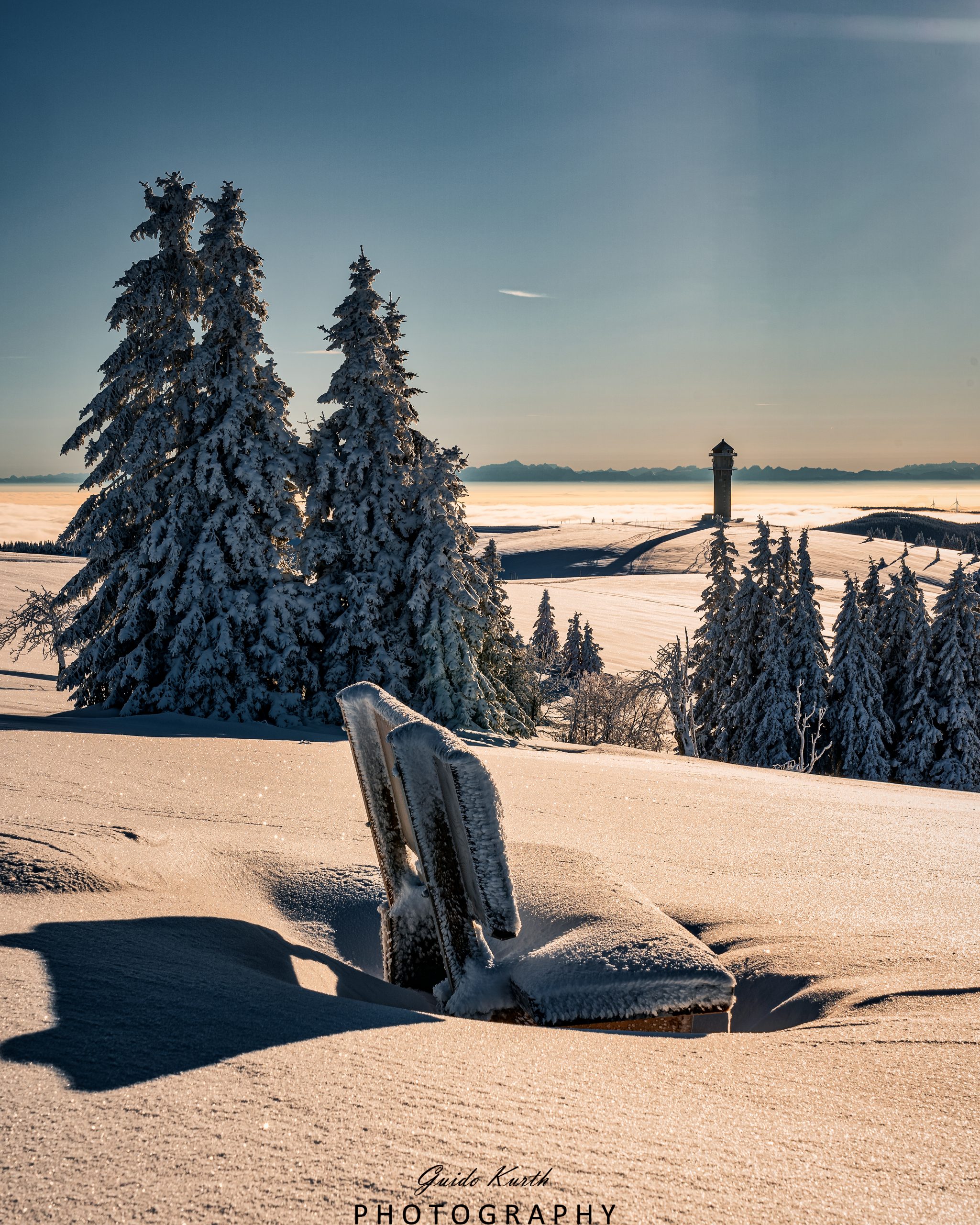 Du betrachtest gerade Bank mit winterlicher Aussicht