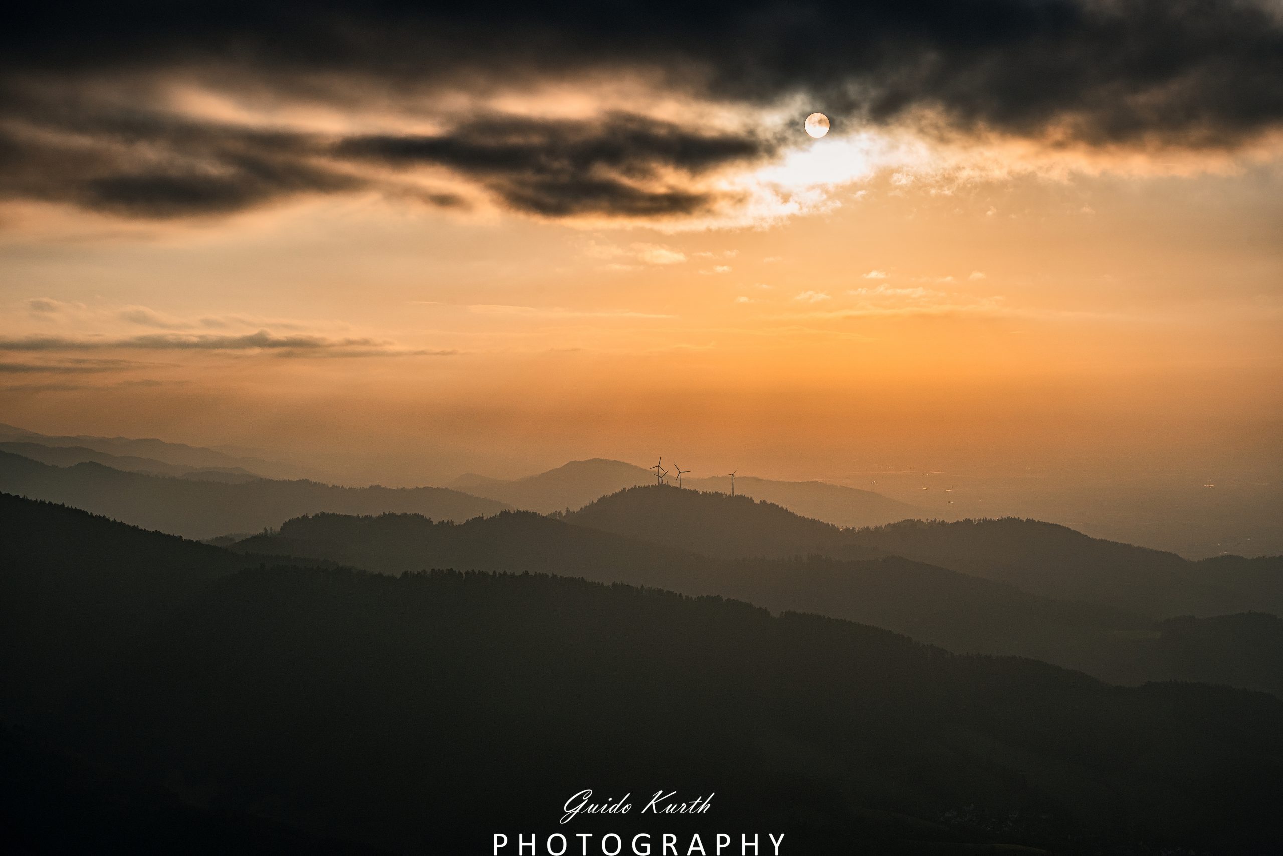 Du betrachtest gerade Abendstimmung Thomas Hütte