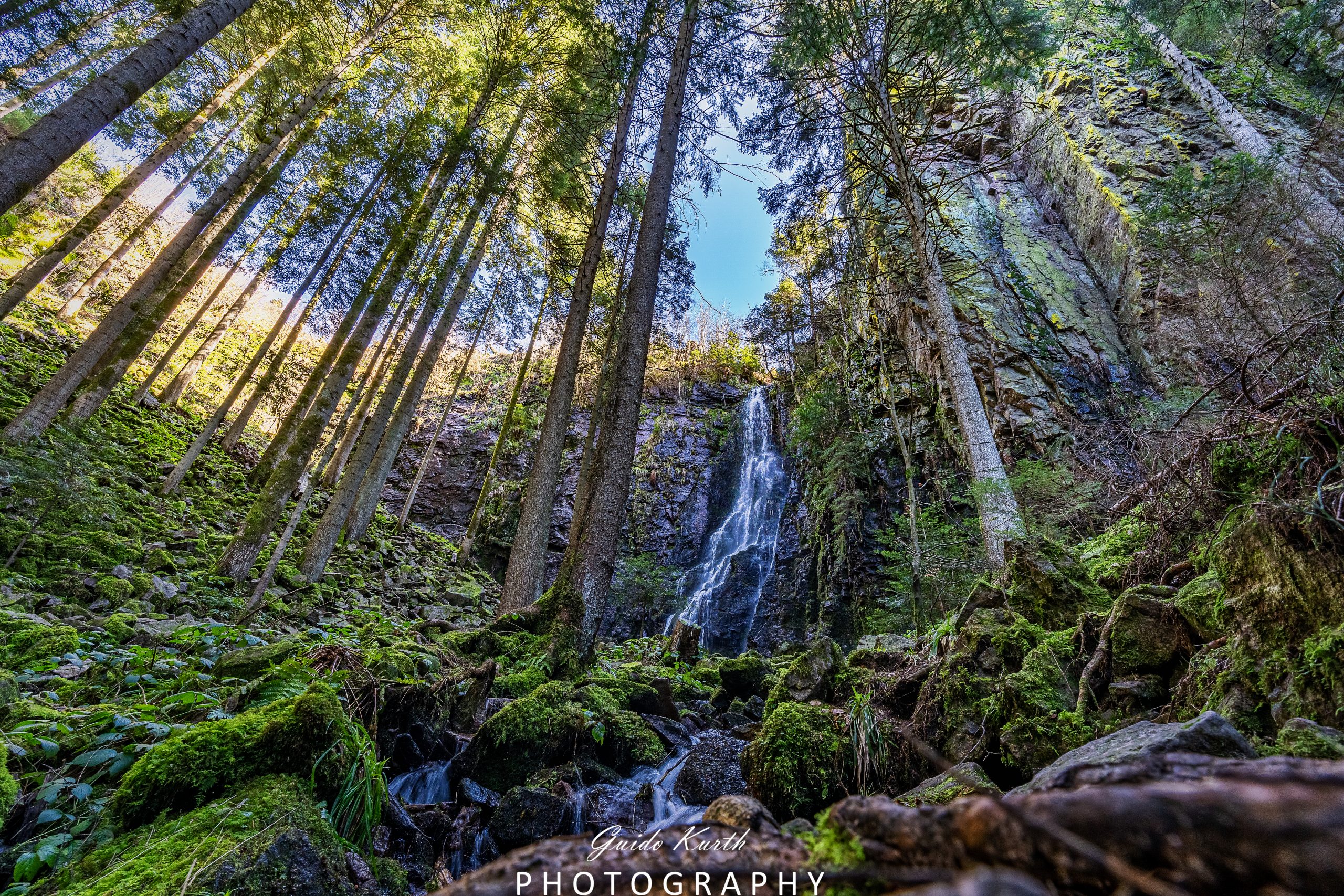 Mehr über den Artikel erfahren Burgbachwasserfall