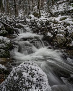 Mehr über den Artikel erfahren Winterlicher Wasserfall…