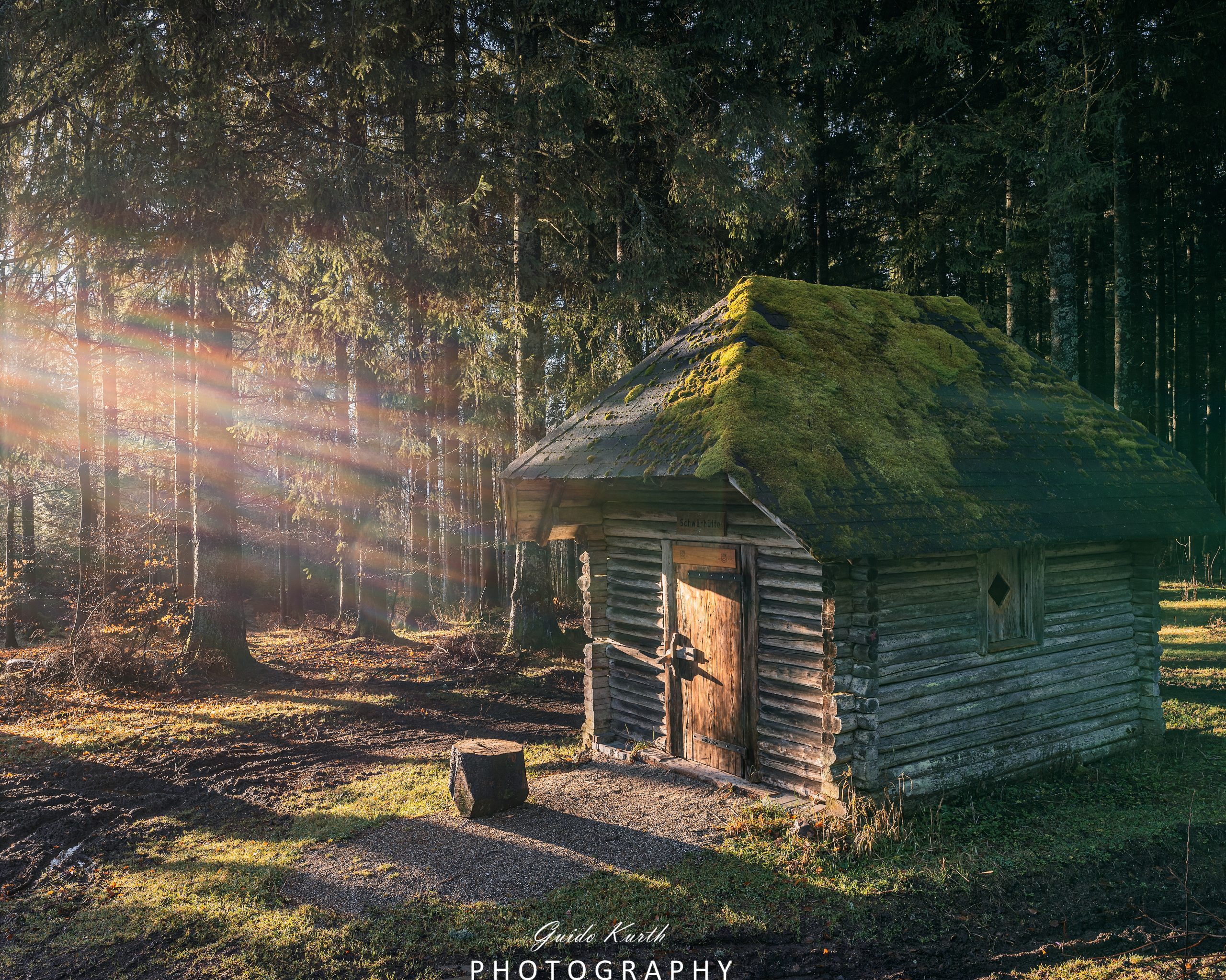 Du betrachtest gerade Hütte im Morgenlicht