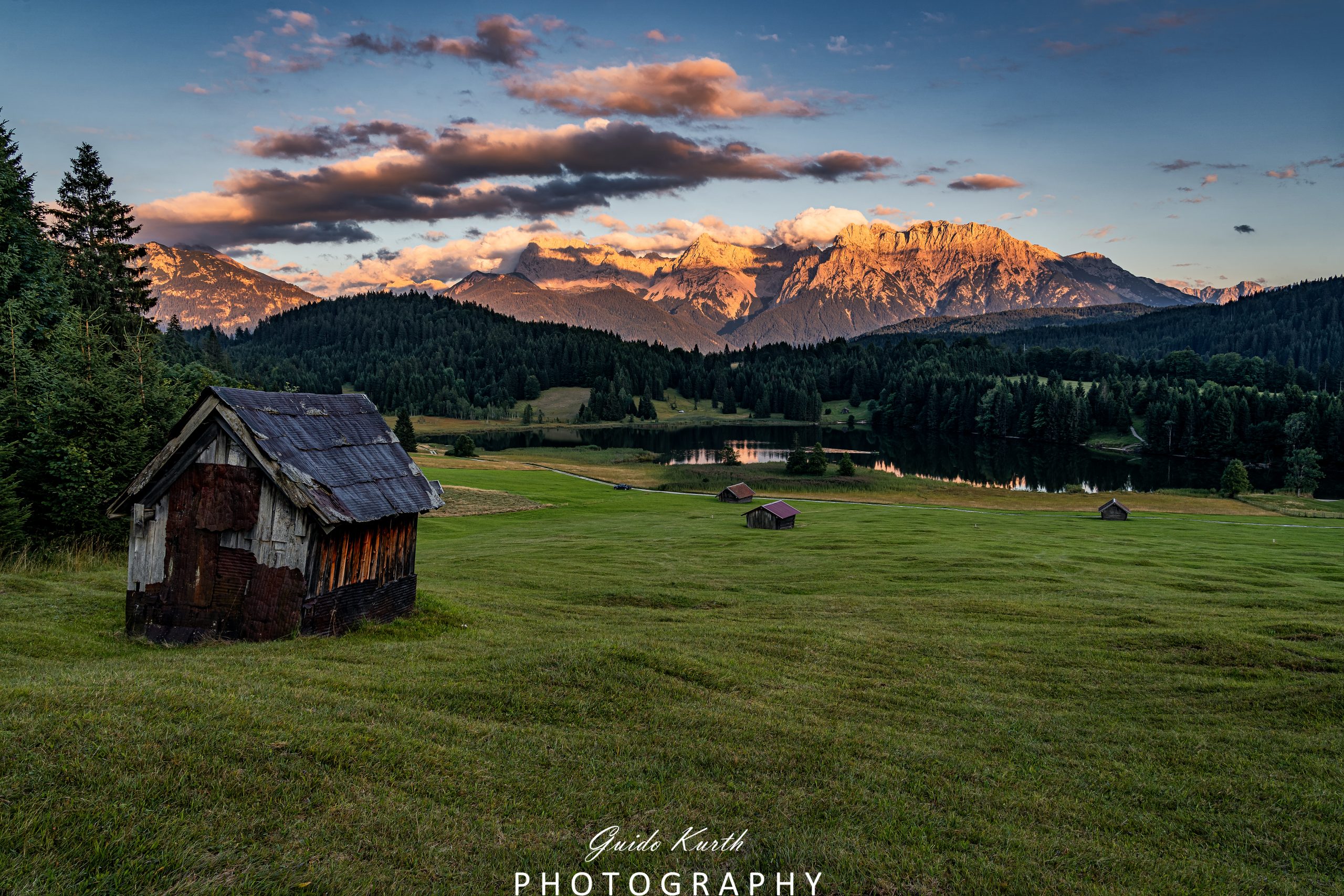 Du betrachtest gerade Abends am See…