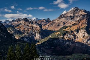 Mehr über den Artikel erfahren Berge bei Oeschinensee…