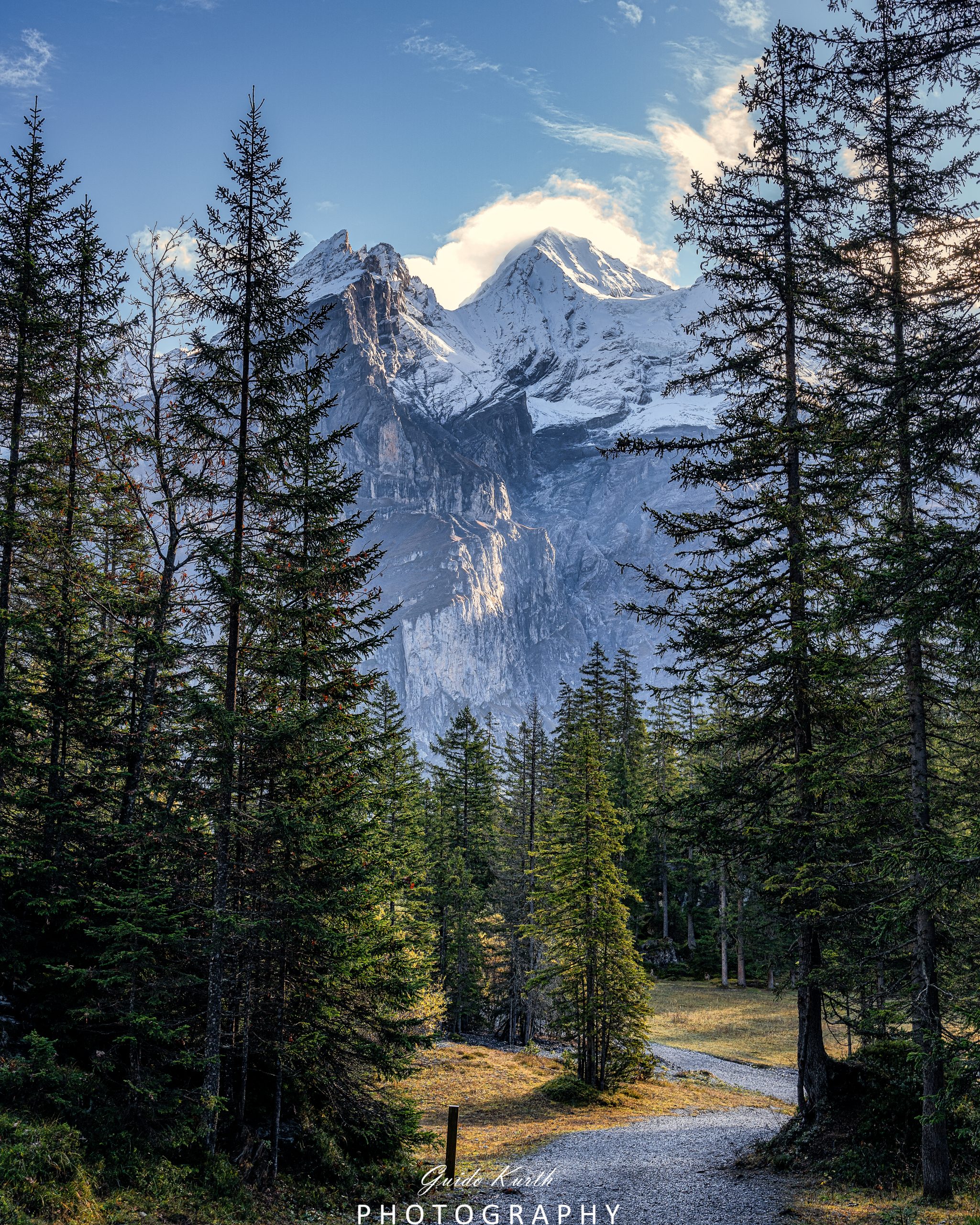 Du betrachtest gerade Berge bei Oeschinensee…