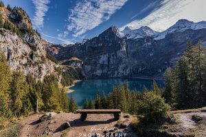 Mehr über den Artikel erfahren Aussichtsbank Oeschinensee…