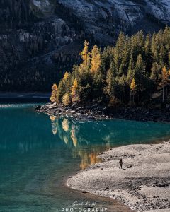 Mehr über den Artikel erfahren Herbstliche Spiegelung Oeschinensee…