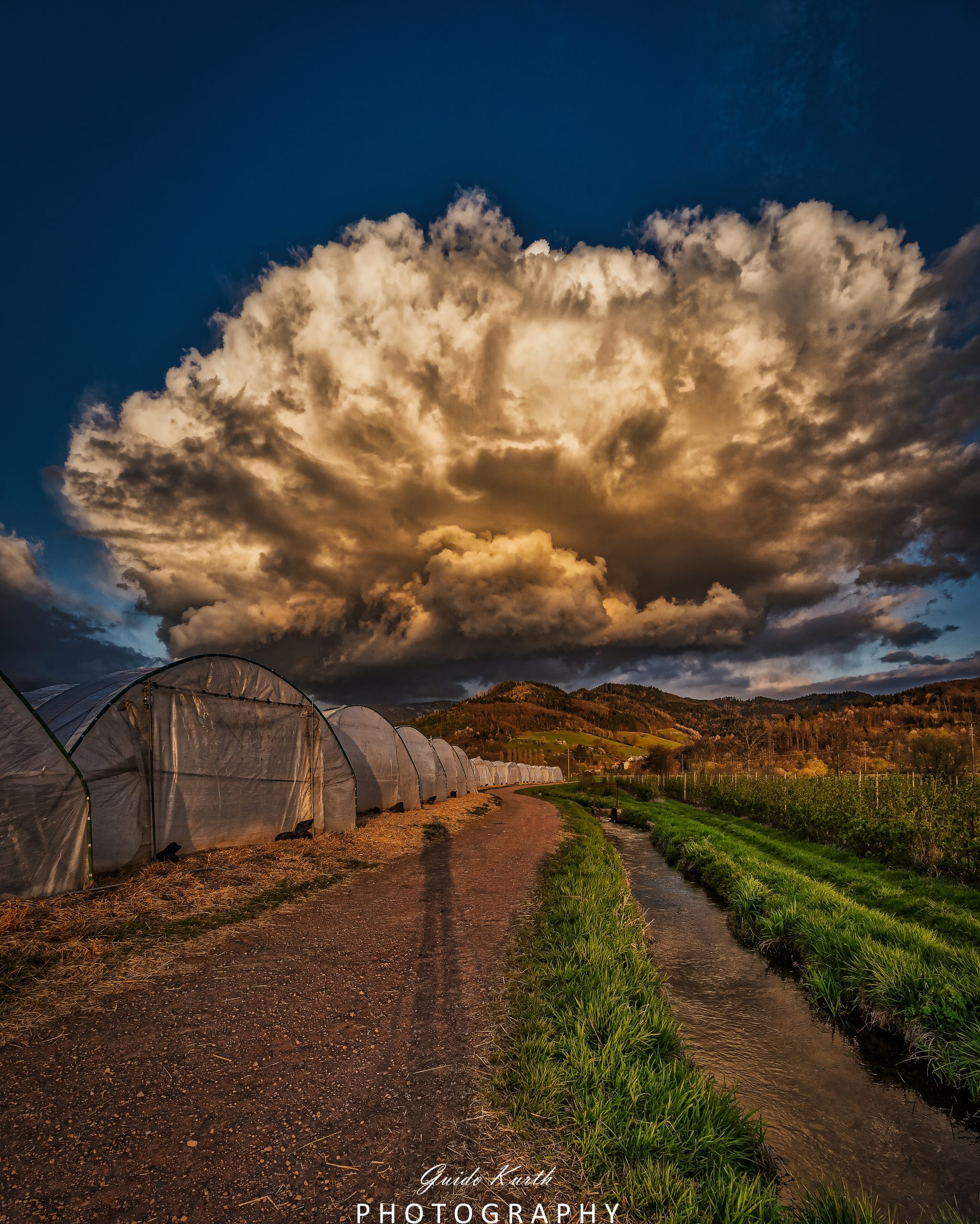 Du betrachtest gerade Wolken Ufo…
